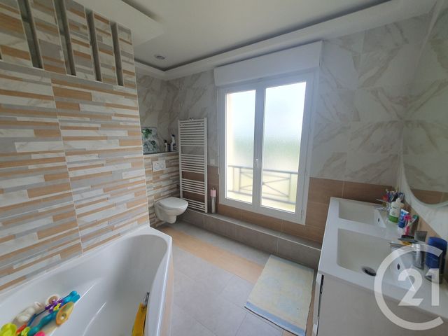 Maison à vendre - 5 pièces - 153 m2 - Crecy La Chapelle - 77 - ILE-DE-FRANCE