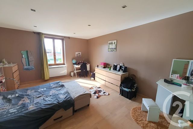 Afficher la photo en grand Maison à vendre - 7 pièces - 248,99 m2 - Crecy La Chapelle - 77 - ILE-DE-FRANCE