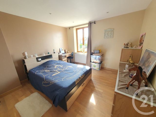 Afficher la photo en grand Maison à vendre - 7 pièces - 248,99 m2 - Crecy La Chapelle - 77 - ILE-DE-FRANCE