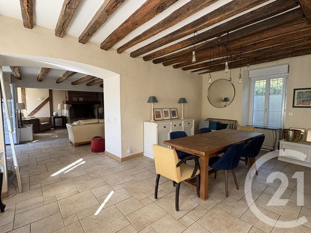 Afficher la photo en grand Maison à vendre - 12 pièces - 275 m2 - Guerard - 77 - ILE-DE-FRANCE