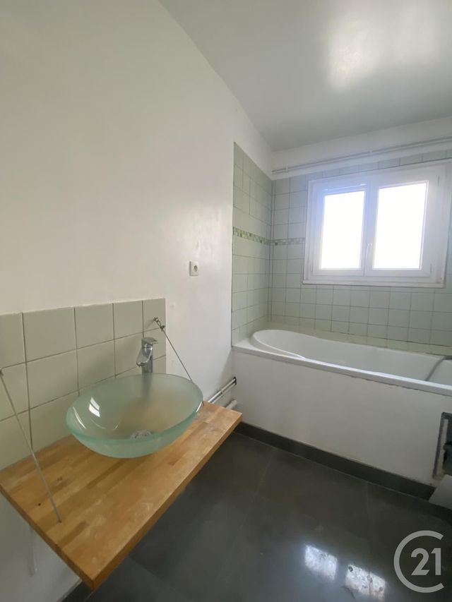 Appartement F2 à louer - 2 pièces - 54,57 m2 - La Ferte Sous Jouarre - 77 - ILE-DE-FRANCE