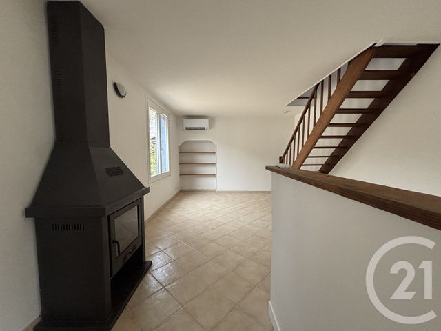 Maison &agrave; louer - 2 pi&egrave;ces - 45,77 m2 - Guerard - 77 - ILE-DE-FRANCE