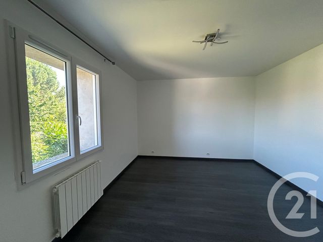 Appartement F3 &agrave; louer - 3 pi&egrave;ces - 79,92 m2 - Chevru - 77 - ILE-DE-FRANCE