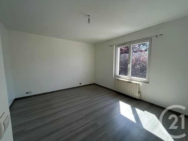 Appartement F3 &agrave; louer - 3 pi&egrave;ces - 79,92 m2 - Chevru - 77 - ILE-DE-FRANCE