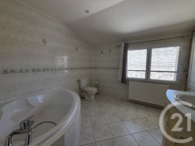 Maison &agrave; louer - 4 pi&egrave;ces - 105,10 m2 - Faremoutiers - 77 - ILE-DE-FRANCE
