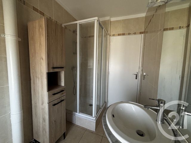 Appartement F4 &agrave; louer - 4 pi&egrave;ces - 65,12 m2 - Crecy La Chapelle - 77 - ILE-DE-FRANCE
