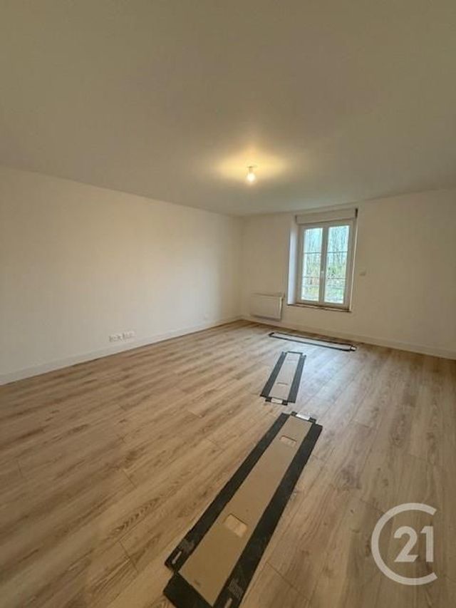 Appartement &agrave; louer - 4 pi&egrave;ces - 100,54 m2 - Mouroux - 77 - ILE-DE-FRANCE