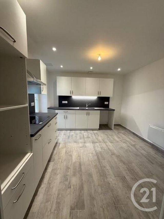 Appartement &agrave; louer - 4 pi&egrave;ces - 100,54 m2 - Mouroux - 77 - ILE-DE-FRANCE