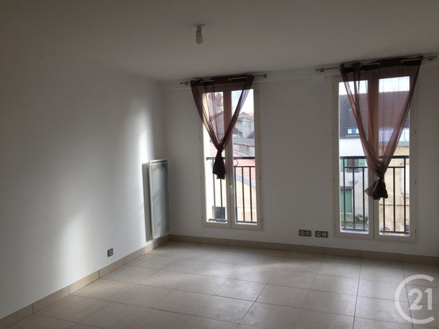 Appartement F4 à louer None