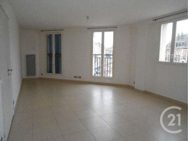 Afficher la photo en grand Appartement F3 à louer - 3 pièces - 90,45 m2 - Coulommiers - 77 - ILE-DE-FRANCE