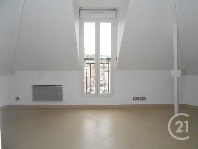 Afficher la photo en grand Appartement F3 à louer - 3 pièces - 90,45 m2 - Coulommiers - 77 - ILE-DE-FRANCE