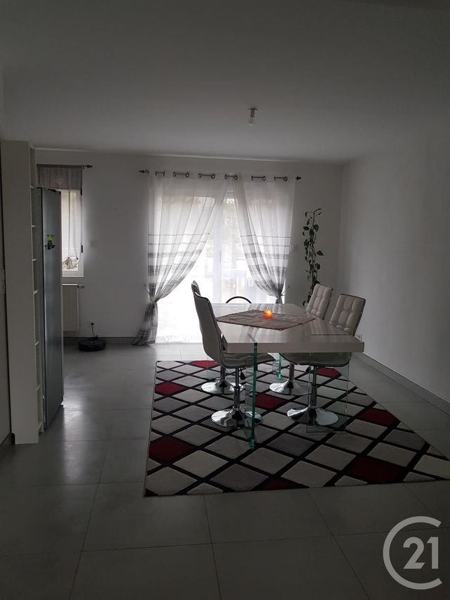 Afficher la photo en grand Appartement F3 à louer - 3 pièces - 74,13 m2 - Coulommiers - 77 - ILE-DE-FRANCE