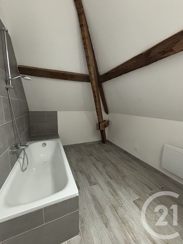 Afficher la photo en grand Appartement F4 à louer - 4 pièces - 86,70 m2 - La Ferte Sous Jouarre - 77 - ILE-DE-FRANCE