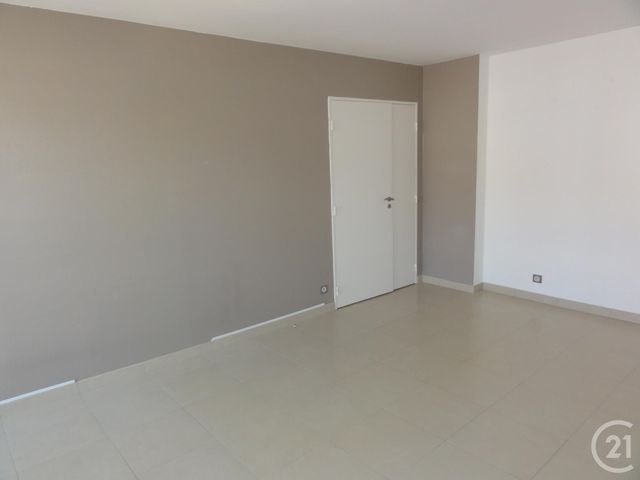 Appartement F2 à louer - 2 pièces - 46,71 m2 - Coulommiers - 77 - ILE-DE-FRANCE