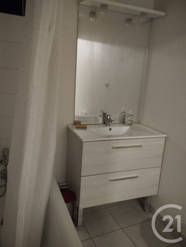 Appartement F1 &agrave; louer - 1 pi&egrave;ce - 30,24 m2 - Coulommiers - 77 - ILE-DE-FRANCE