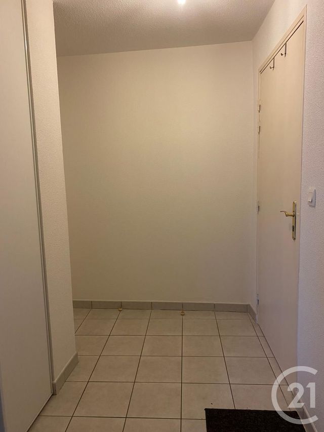 Afficher la photo en grand Appartement F1 à louer - 1 pièce - 30,24 m2 - Coulommiers - 77 - ILE-DE-FRANCE