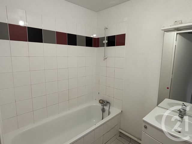 Appartement F3 &agrave; louer - 3 pi&egrave;ces - 65,47 m2 - Coulommiers - 77 - ILE-DE-FRANCE