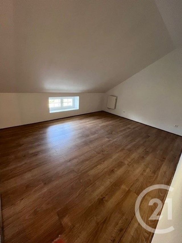 Maison &agrave; louer - 5 pi&egrave;ces - 124,15 m2 - 77 - ILE-DE-FRANCE