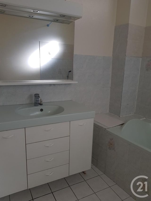 Appartement F3 &agrave; louer - 3 pi&egrave;ces - 62,84 m2 - Coulommiers - 77 - ILE-DE-FRANCE