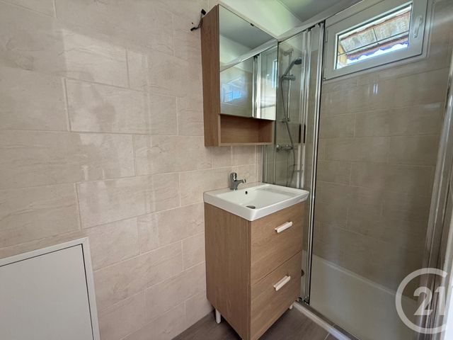 Maison &agrave; louer - 2 pi&egrave;ces - 28,02 m2 - St Remy La Vanne - 77 - ILE-DE-FRANCE