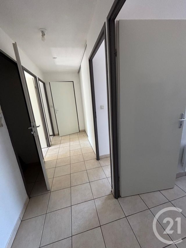 Appartement F3 &agrave; louer - 3 pi&egrave;ces - 63,60 m2 - La Ferte Gaucher - 77 - ILE-DE-FRANCE
