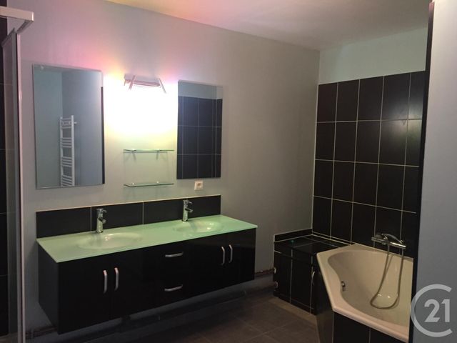 Appartement F3 &agrave; louer - 3 pi&egrave;ces - 119,31 m2 - Rebais - 77 - ILE-DE-FRANCE