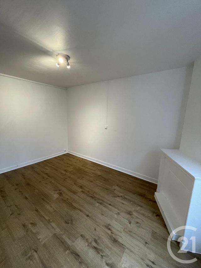 Appartement F3 &agrave; louer - 3 pi&egrave;ces - 98,89 m2 - La Ferte Gaucher - 77 - ILE-DE-FRANCE
