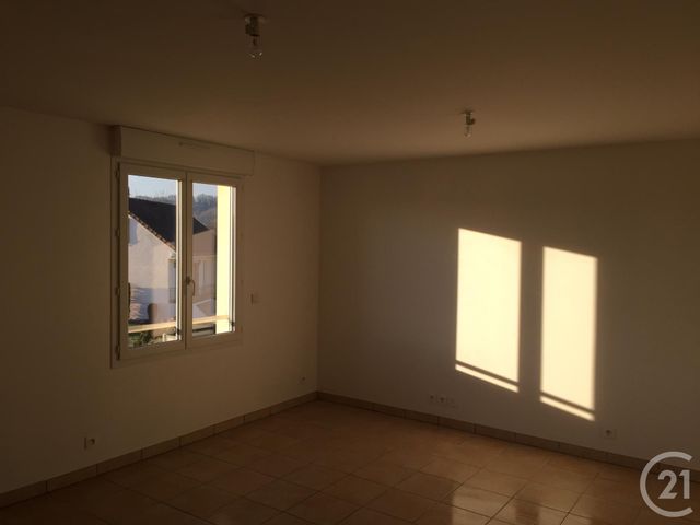 Appartement F3 &agrave; louer - 3 pi&egrave;ces - 81,21 m2 - Coulommiers - 77 - ILE-DE-FRANCE