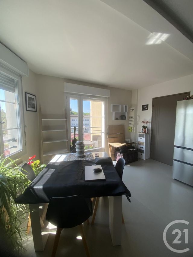 Appartement F3 &agrave; louer - 3 pi&egrave;ces - 65,57 m2 - La Ferte Gaucher - 77 - ILE-DE-FRANCE