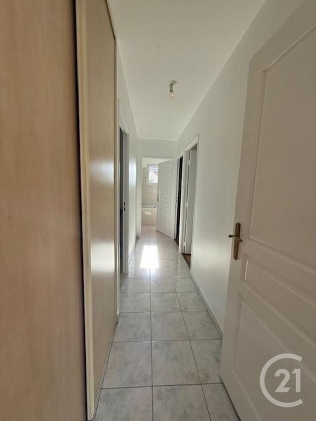 Appartement F3 &agrave; louer - 3 pi&egrave;ces - 66,80 m2 - Coulommiers - 77 - ILE-DE-FRANCE