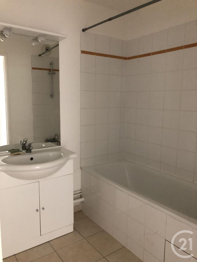 Appartement F2 &agrave; louer - 2 pi&egrave;ces - 45,42 m2 - La Ferte Gaucher - 77 - ILE-DE-FRANCE