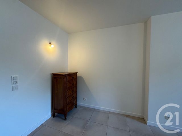 Appartement F2 &agrave; louer - 2 pi&egrave;ces - 60,40 m2 - Coulommiers - 77 - ILE-DE-FRANCE