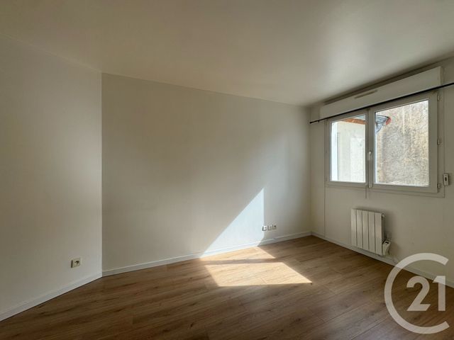 Appartement F3 &agrave; louer - 3 pi&egrave;ces - 47,57 m2 - Coulommiers - 77 - ILE-DE-FRANCE