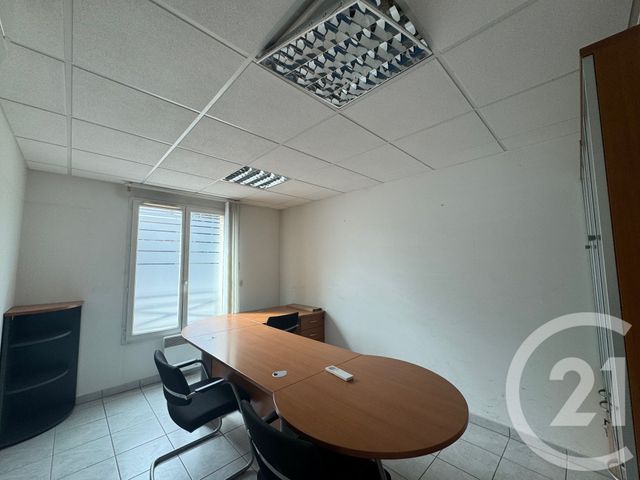 Commerce &agrave; louer - 263 m2 - 77 - ILE-DE-FRANCE