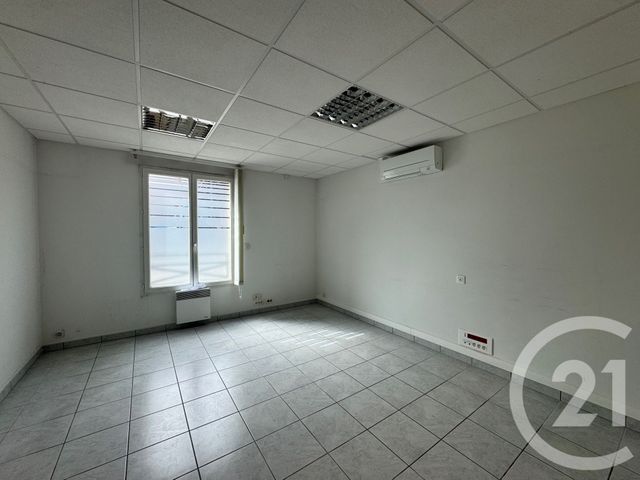 Commerce &agrave; louer - 263 m2 - 77 - ILE-DE-FRANCE